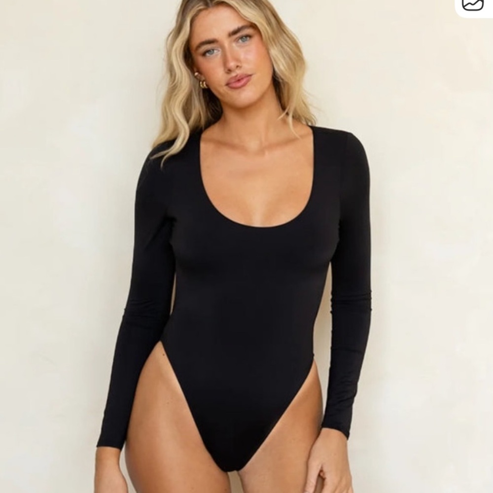 Dippin daisys long sleeve bathing suit